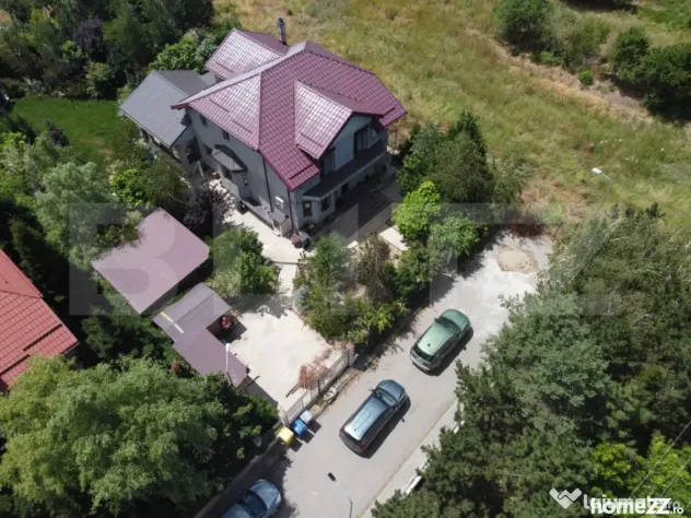Vilă de vanzare, cu 6 camere, 230 mp, zona Samurcași