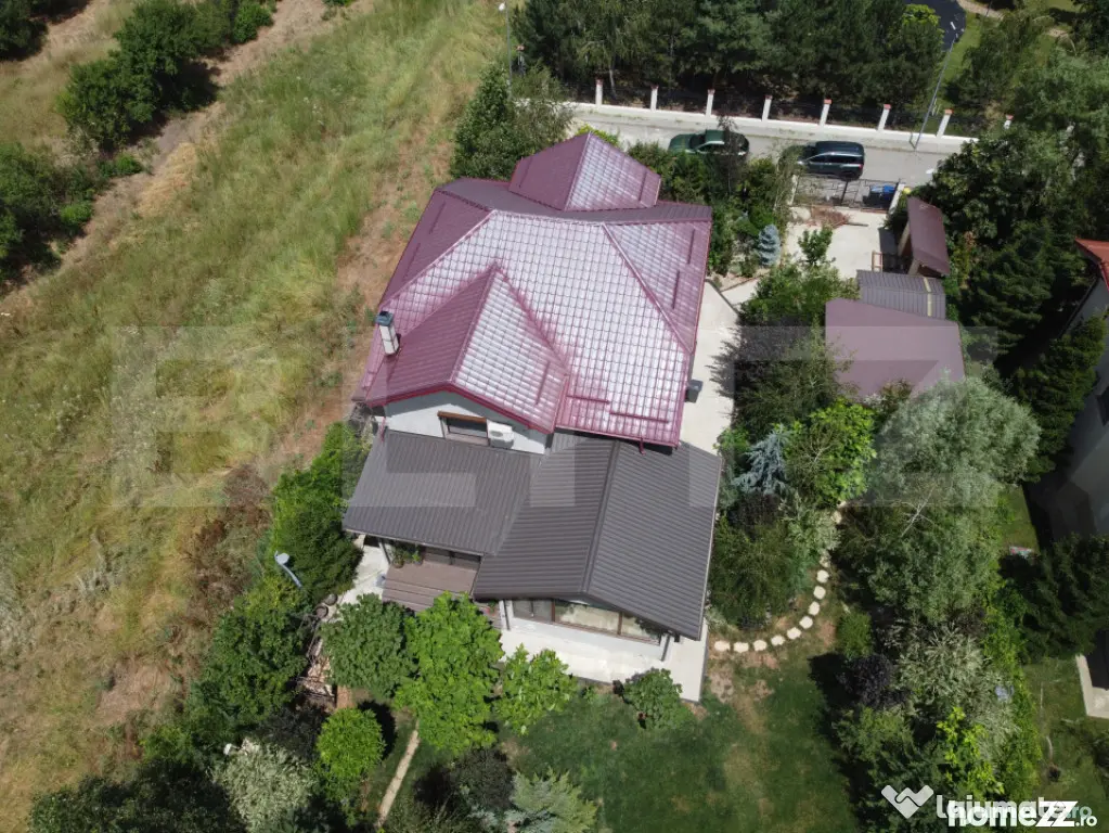 Vilă de vanzare, cu 6 camere, 230 mp, zona Samurcași