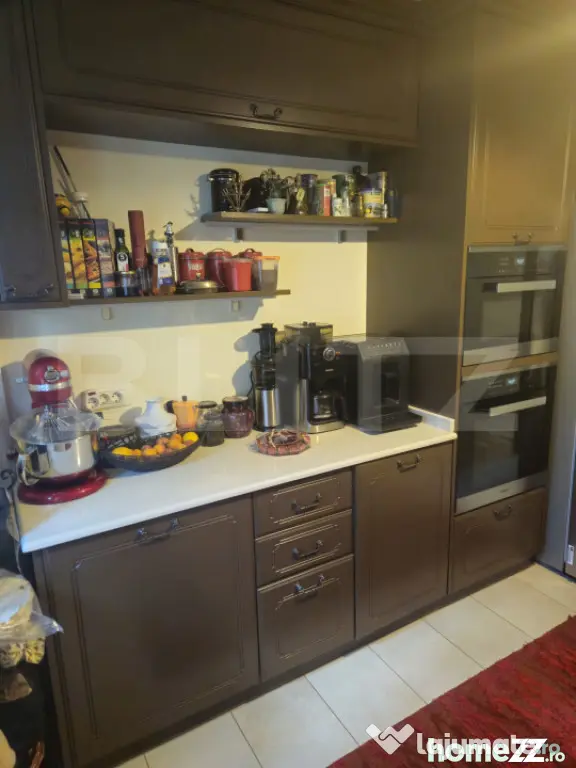 Vilă de vanzare, cu 6 camere, 230 mp, zona Samurcași