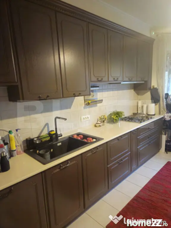Vilă de vanzare, cu 6 camere, 230 mp, zona Samurcași