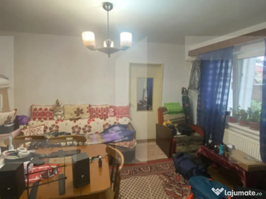 Apartament cu 4 camere de vânzare, ideal pentru familii, zo
