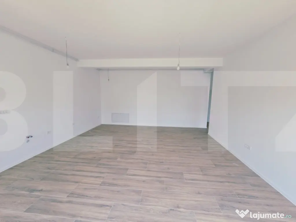 Spatiu, de vanzare, 77 mp, zona Torontalului