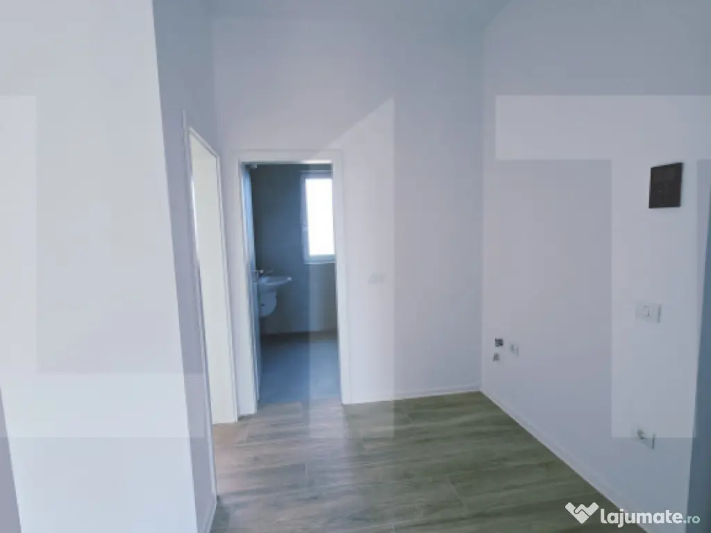 Spatiu, de vanzare, 77 mp, zona Torontalului