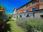 Hotel / Pensiune cu 24 camere de vânzare - Băile 1 Mai 