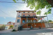 Hotel / Pensiune cu 24 camere de vânzare - Băile 1 Mai