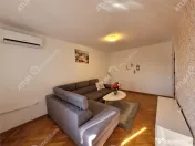 Apartament decomandat 3 camere si balcon zona Vasile Aaron d 