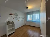 Apartament decomandat 3 camere si balcon zona Vasile Aaron d 