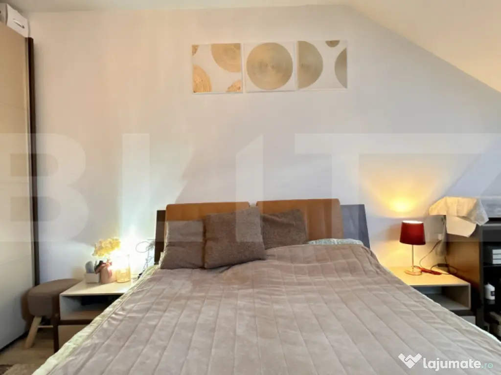 Apartament cu 3 camere și 2 băi, curte comuna, centrală p