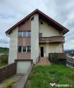 Casa cu 5 camere, 300 mp, teren 17 ari, Valea Rusului