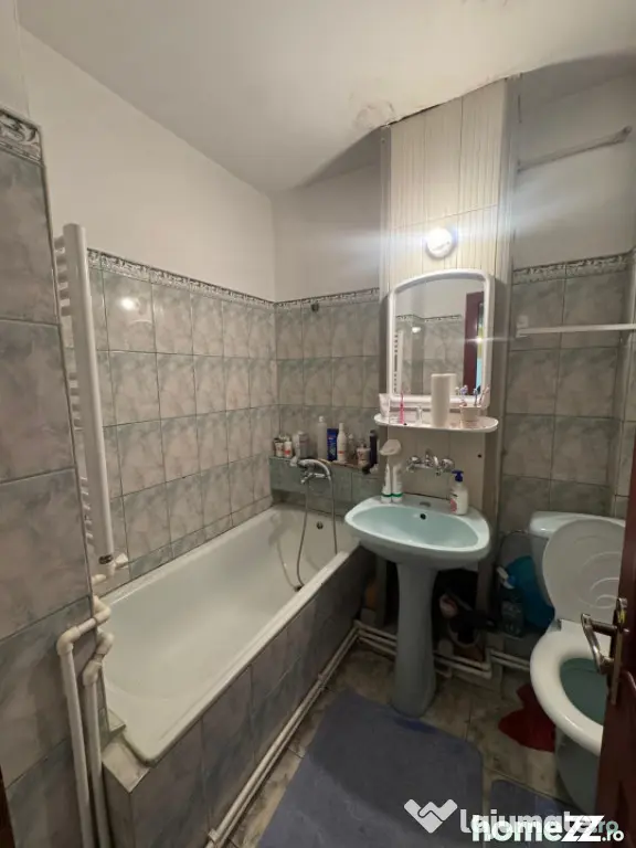 Apartament 2 camere, central , Radauti