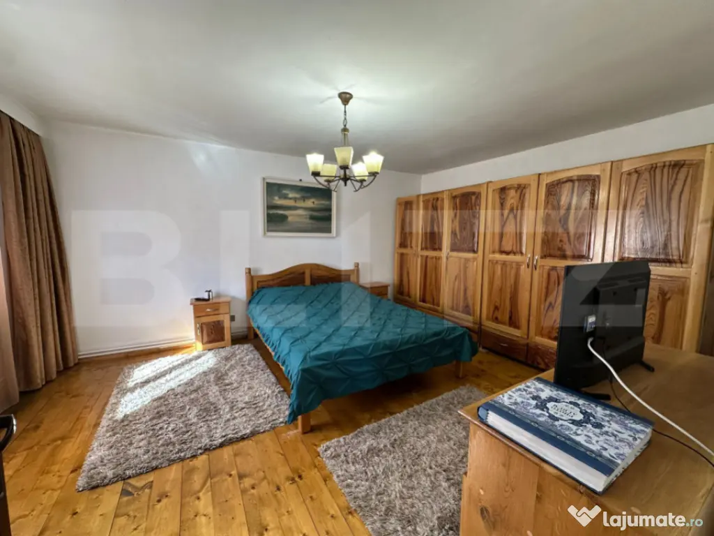 Casa de vanzare in zona Pandurasu