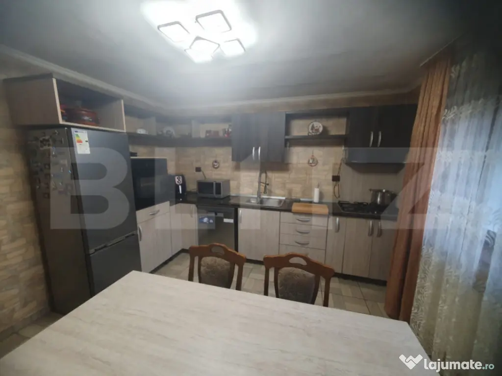 Casa de vanzare in zona Pandurasu