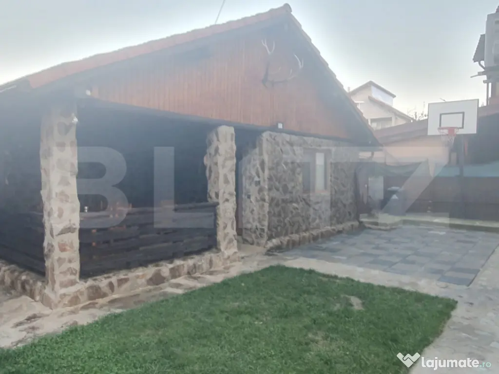 Casa de vanzare in zona Pandurasu