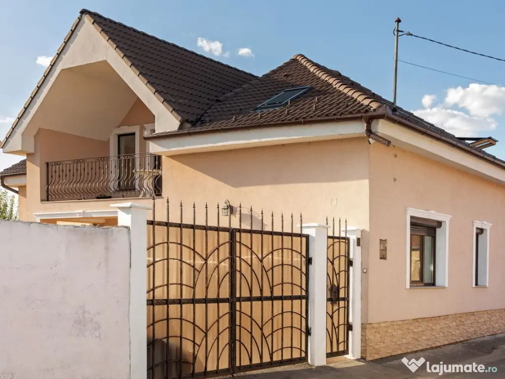 Vilă P+M, Clujului, 190 mp, teren 520 mp, singur în cur...