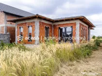 Casă nefinisata la sol in Fântânele, cartier nou Comsi...