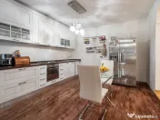 Vilă individuală cu piscină încălzită & wellness Erou 