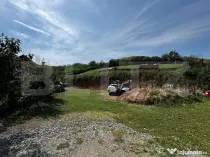 Teren intravilan la sosea asfaltata, 2500 mp, zona Sard