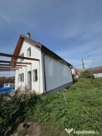 Casă de vânzare – 120 mp, 3 camere + living, terasă, pa
