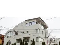 Vanzare - imobil cu posibilitati de investitie multiple -...