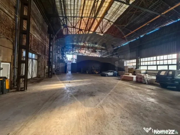 Hala industriala 550mp + 450 mp curte de închiriat