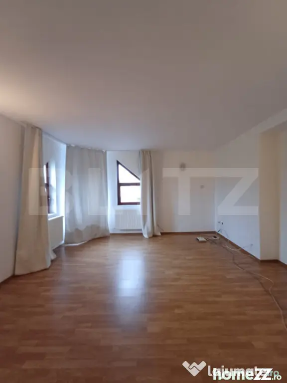 Casa cu 5 camere, 198 mp utili, 600 mp teren, in cartierul P