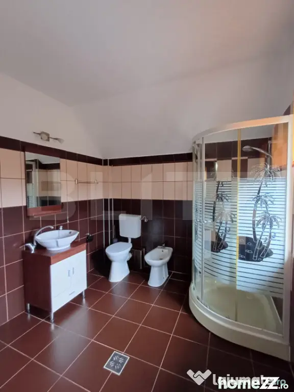 Casa cu 5 camere, 198 mp utili, 600 mp teren, in cartierul P