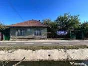 Bocsa Romana, 2 Corpuri de cladire cu Teren de 555 mp. si ga 