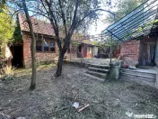 Bocsa Romana, 2 Corpuri de cladire cu Teren si garaj, la Str