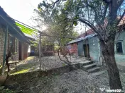 Bocsa Romana, 2 Corpuri de cladire cu Teren si garaj, la Str