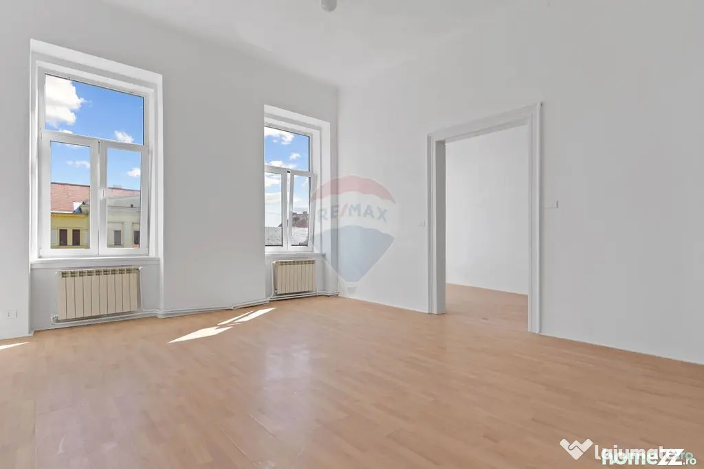 Apartament 3 camere, nemobilat, prima inchiriere-central
