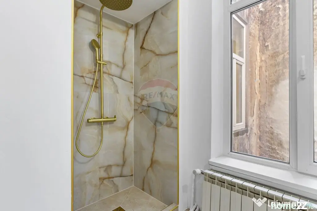 Apartament 3 camere, nemobilat, prima inchiriere-central