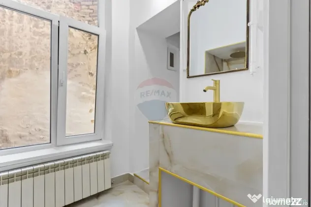 Apartament 3 camere, nemobilat, prima inchiriere-central