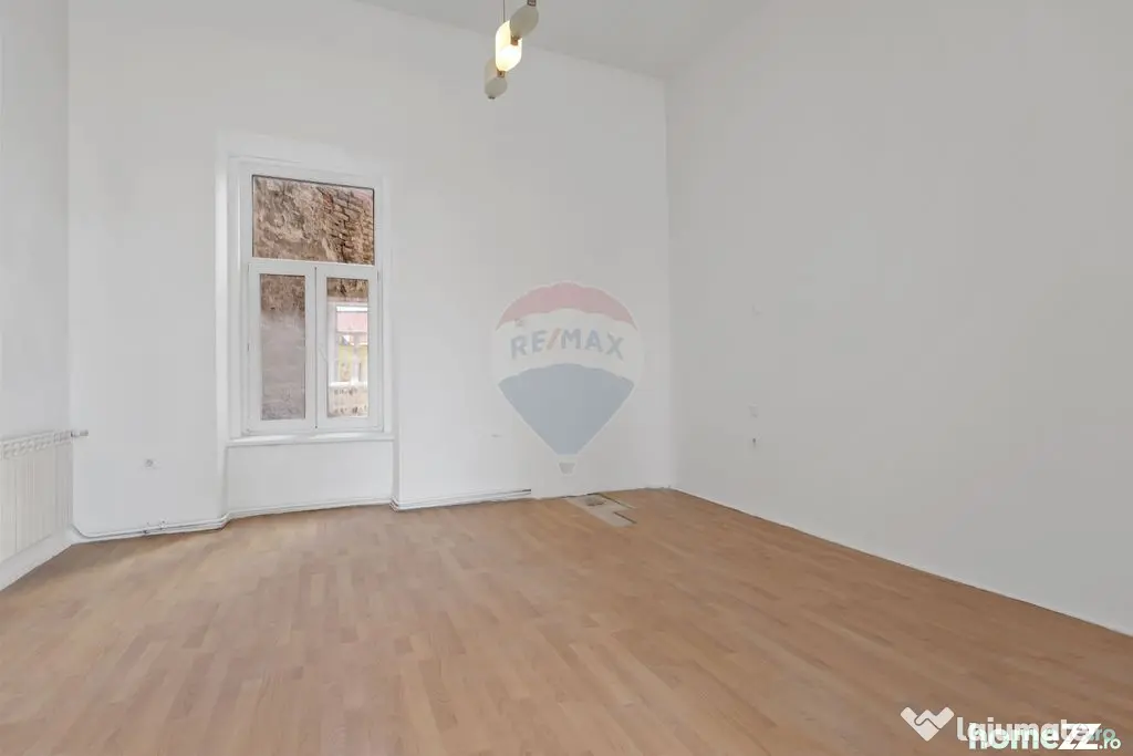 Apartament 3 camere, nemobilat, prima inchiriere-central