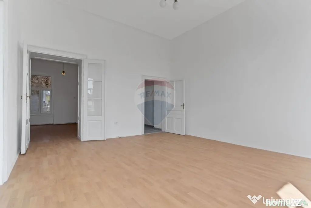 Apartament 3 camere, nemobilat, prima inchiriere-central