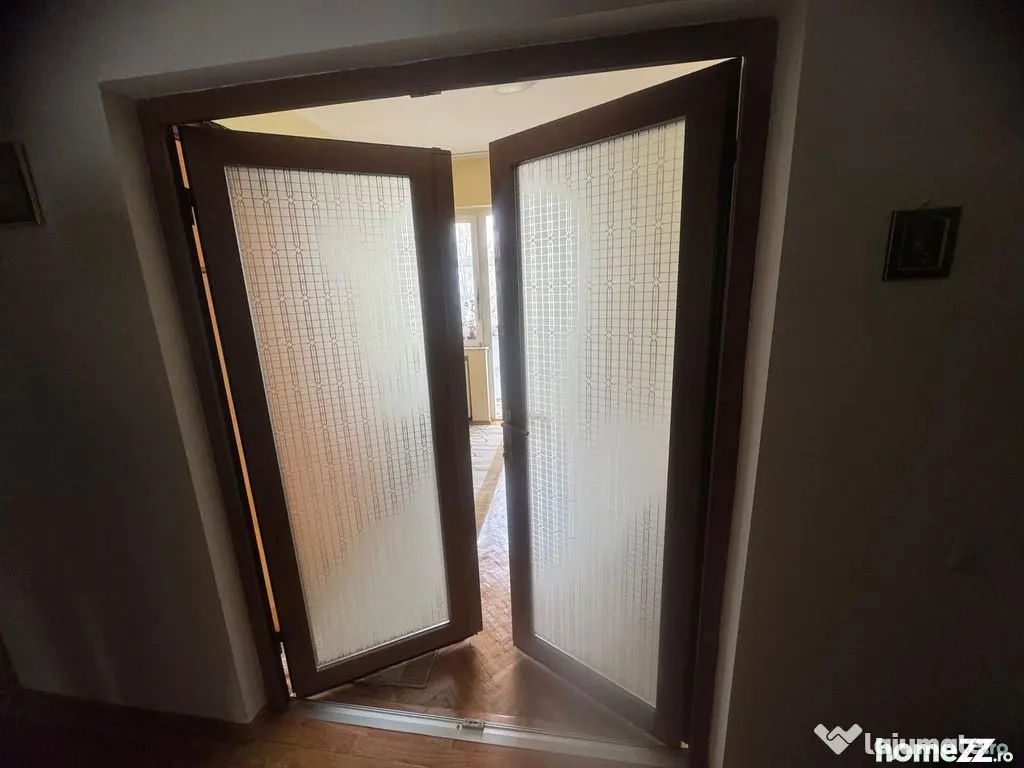 Apartament 3 camere zona Peninsulara