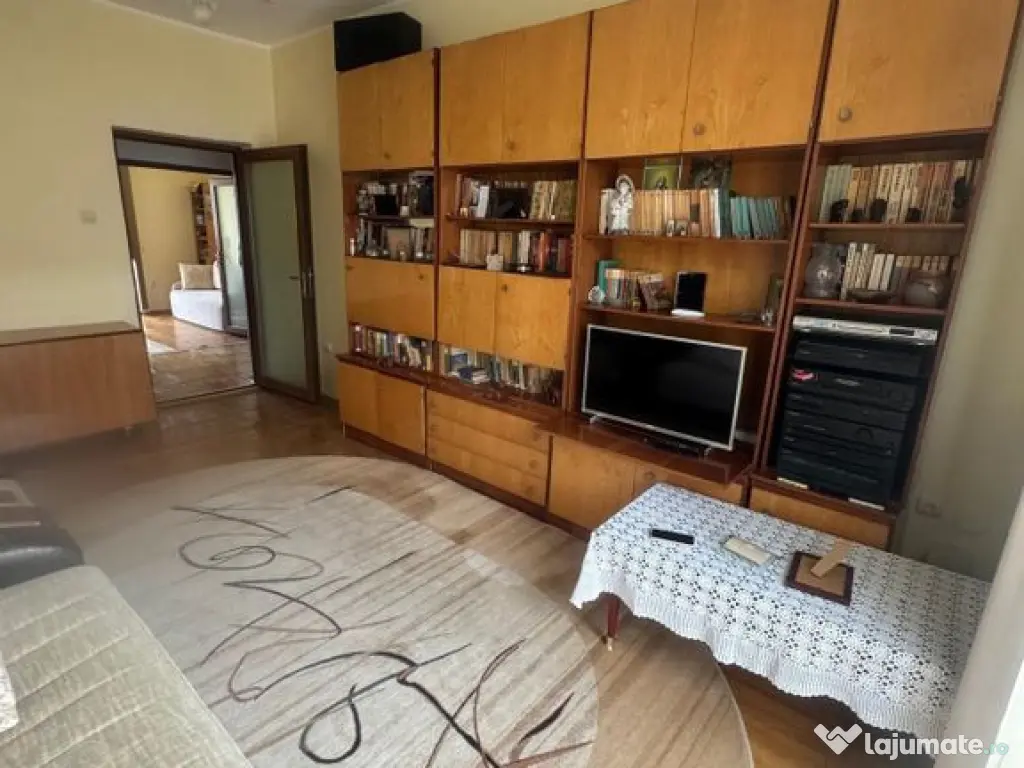 Apartament 3 camere zona Peninsulara