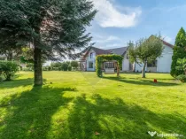 Proprietate exclusivista de vanzare: 2 case | 9 camere | ...