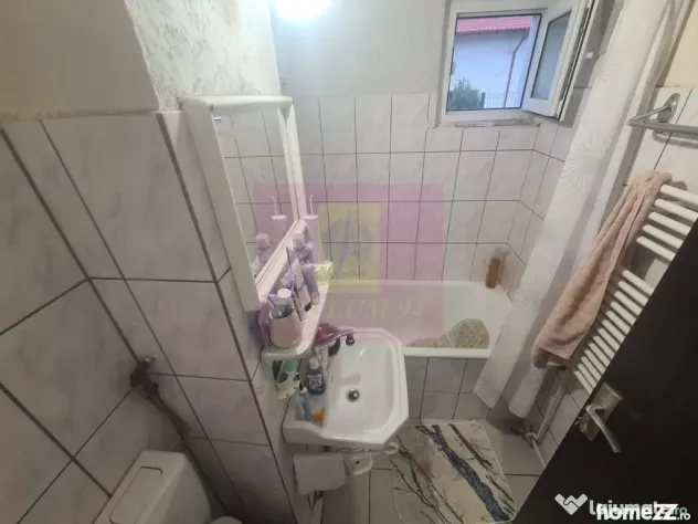 Apartament cu 3 camere de vanzare in Campina - Zona Cuza - Campina (Prahova)