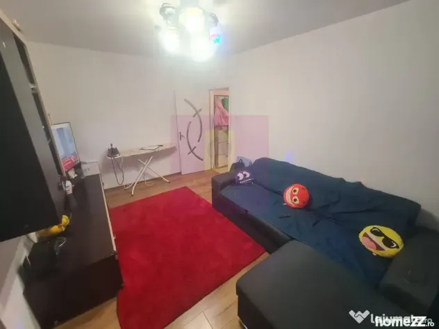 Apartament cu 3 camere de vanzare in Campina - Zona Cuza
