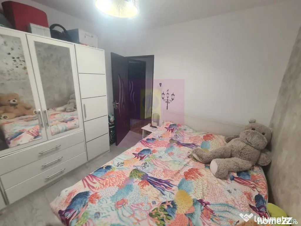 Apartament cu 3 camere de vanzare in Campina - Zona Cuza