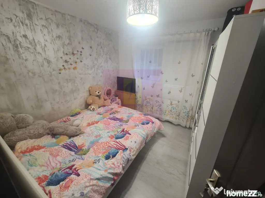 Apartament cu 3 camere de vanzare in Campina - Zona Cuza