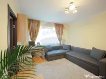 De vânzare apartament cu 3 camere, etajul 1, Strada Bors...