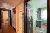 De vânzare apartament cu 3 camere, etajul 1, Strada Bors... 