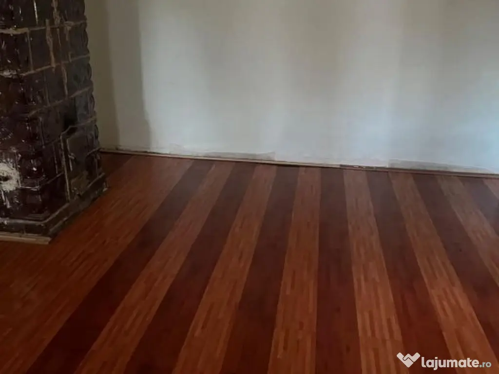 Casă complet renovată, pentru locuință sau pensiune t...