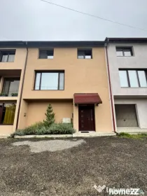 Casă înșiruită modernă – P+2 – Tăuții Măgherău?
