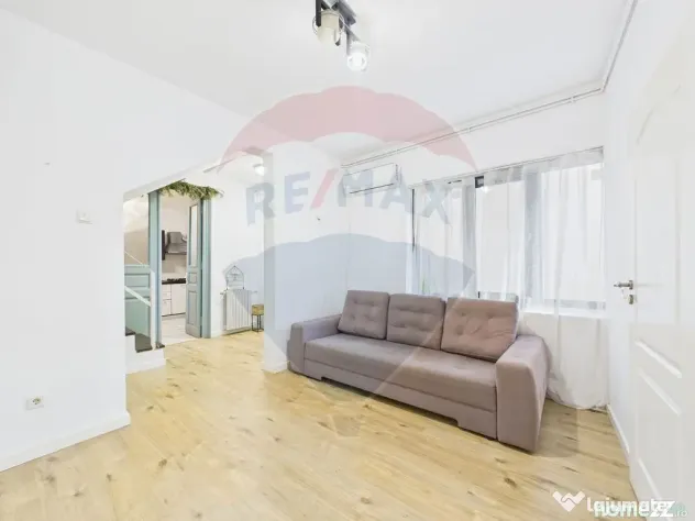 Casă / Vilă cocheta cu 3 camere - de vanzare - zona Bas...
