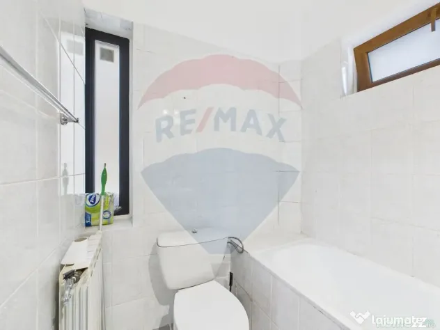 Casă / Vilă cocheta cu 3 camere - de vanzare - zona Bas...