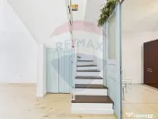 Casă / Vilă cocheta cu 3 camere - de vanzare - zona Bas...