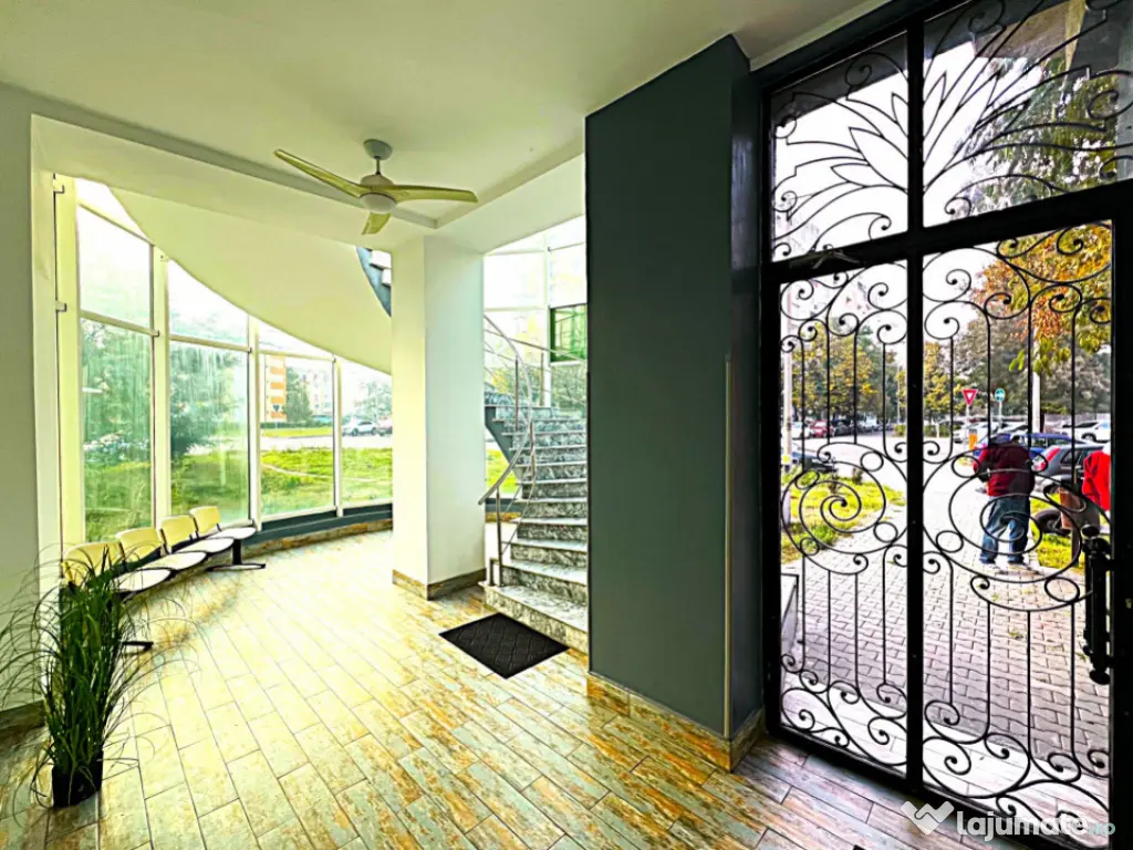 SPATIU COMERCIAL RENOVAT PRIMA INCHIRIERE IDEAL BIROURI