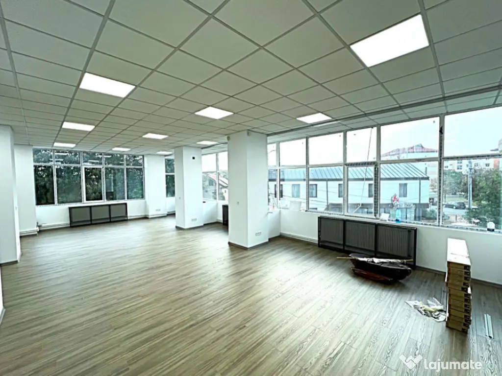 SPATIU COMERCIAL RENOVAT PRIMA INCHIRIERE IDEAL BIROURI